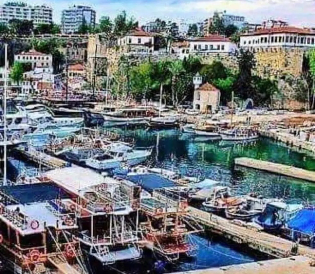 Tarihi Kaleici Muethis Konum Deniz Yakini Uygun Fiyat Huzurlu Ev Antalya